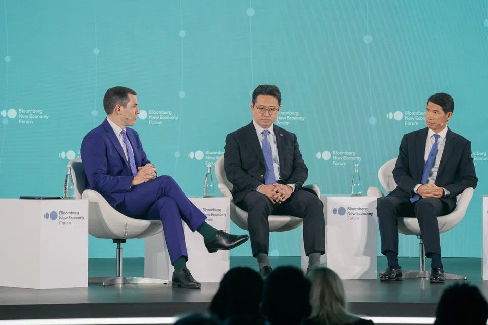 From left: Bloomberg Economics' Tom Orlik; Ping An Group's Benjamin Deng; and Primavera Capital's Fred Hu, at a panel discussion on the re-evaluation of the Chinese economy.