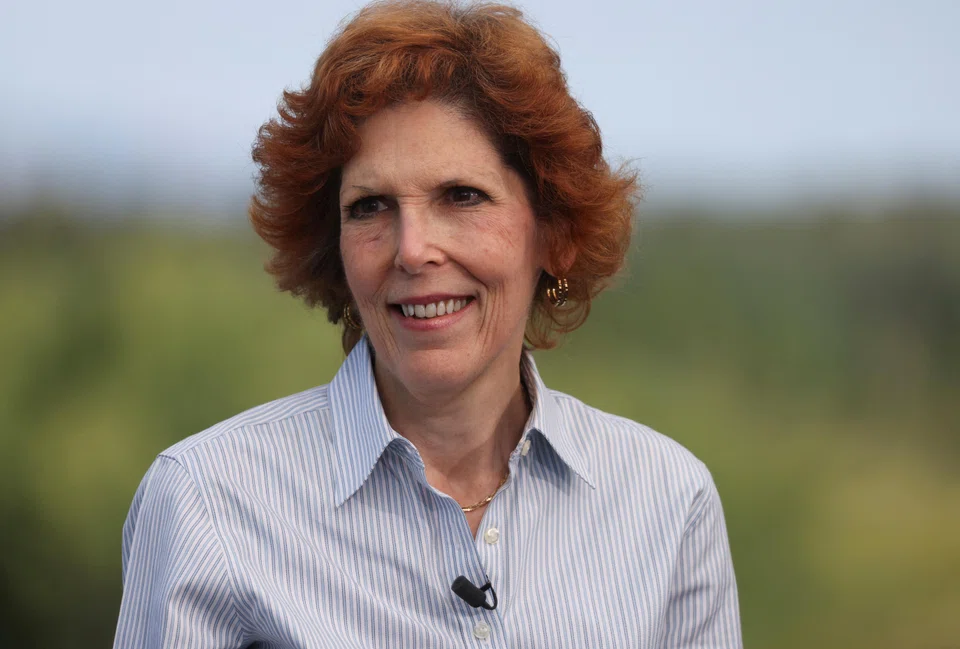 Federal Reserve Bank of Cleveland President Loretta Mester said the rate of inflation in the US remains too high and the risks are still “tilted to the upside.” 