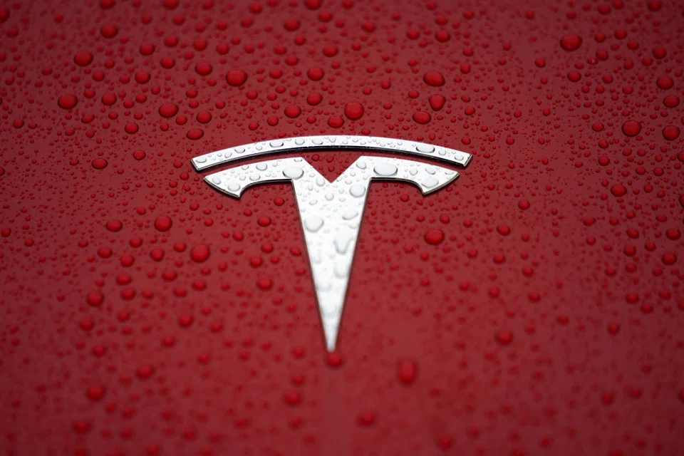 Tesla said it has 25 warranty claims and 2 field reports since January 2019 which are related or could relate to the recall but no reports of crashes or injuries.
