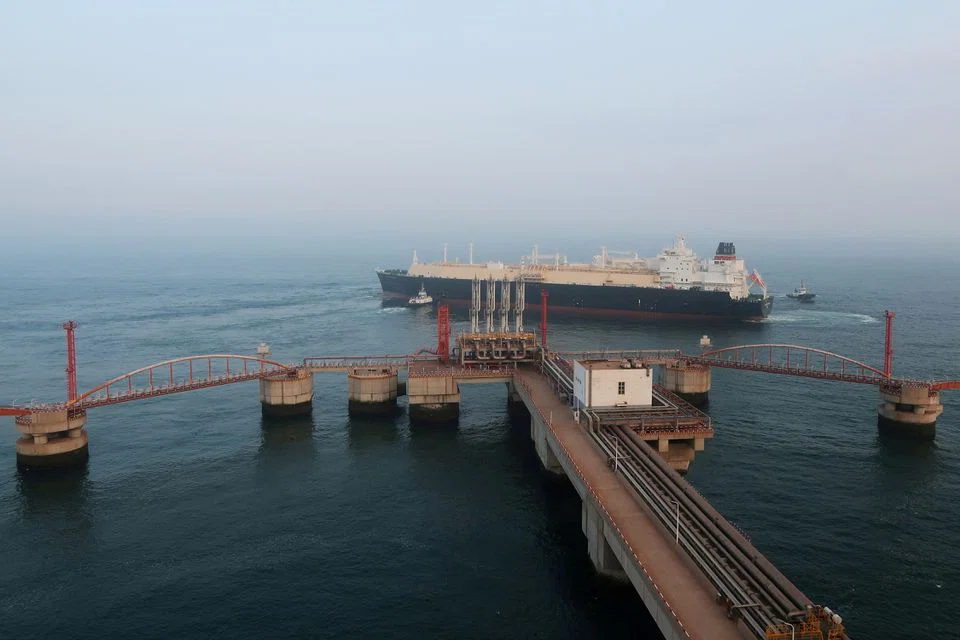 Asian liquefied natural gas buyers are ratcheting up competition with Europe to secure spare supply as a series of outages threatens a shortage this winter. 