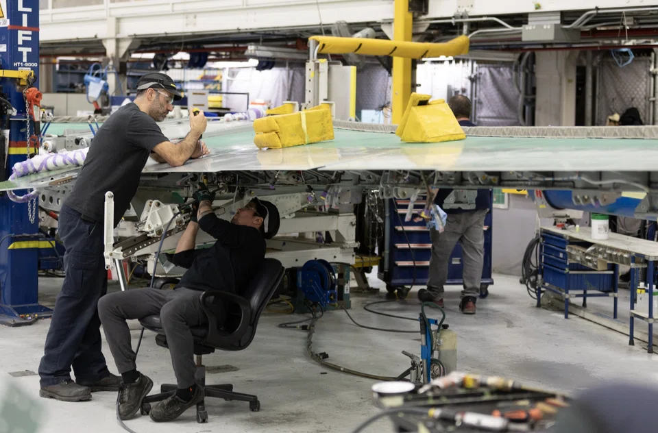 The number of employed people is essentially unchanged in December, while the unemployment rate hold steady at 5.8 per cent, according to Statistics Canada.