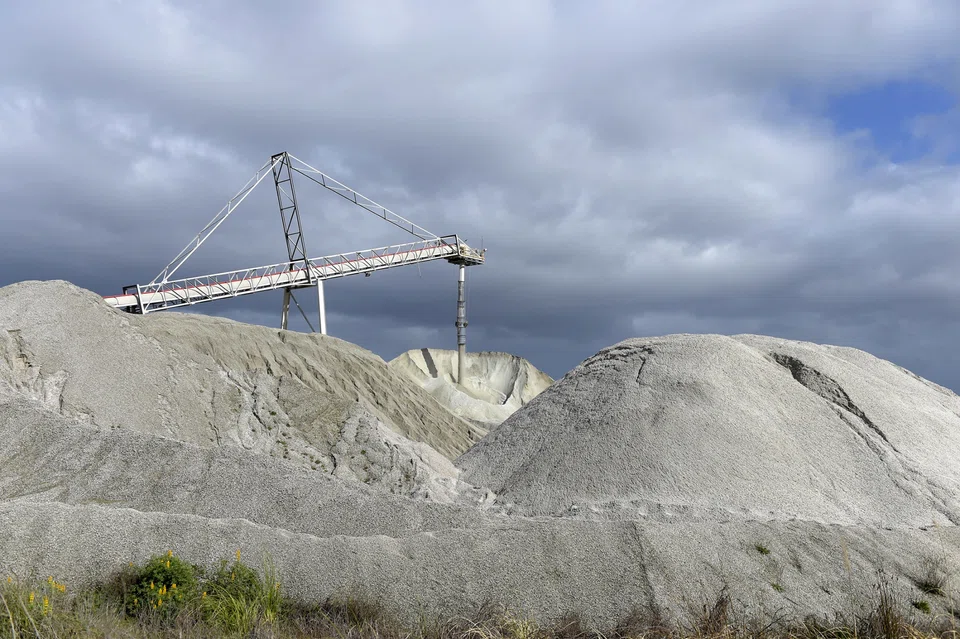Tracing its history to the construction of its first lithium carbonate plant in 1992, Tianqi mines lithium in Australia and produces lithium compounds and derivatives in China.