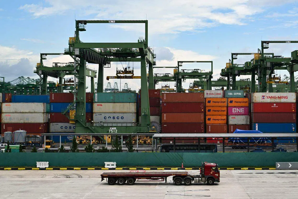 Singapore is expected to have some 700 new supply chain management job openings for professionals, managers, executives and technicians till 2025.