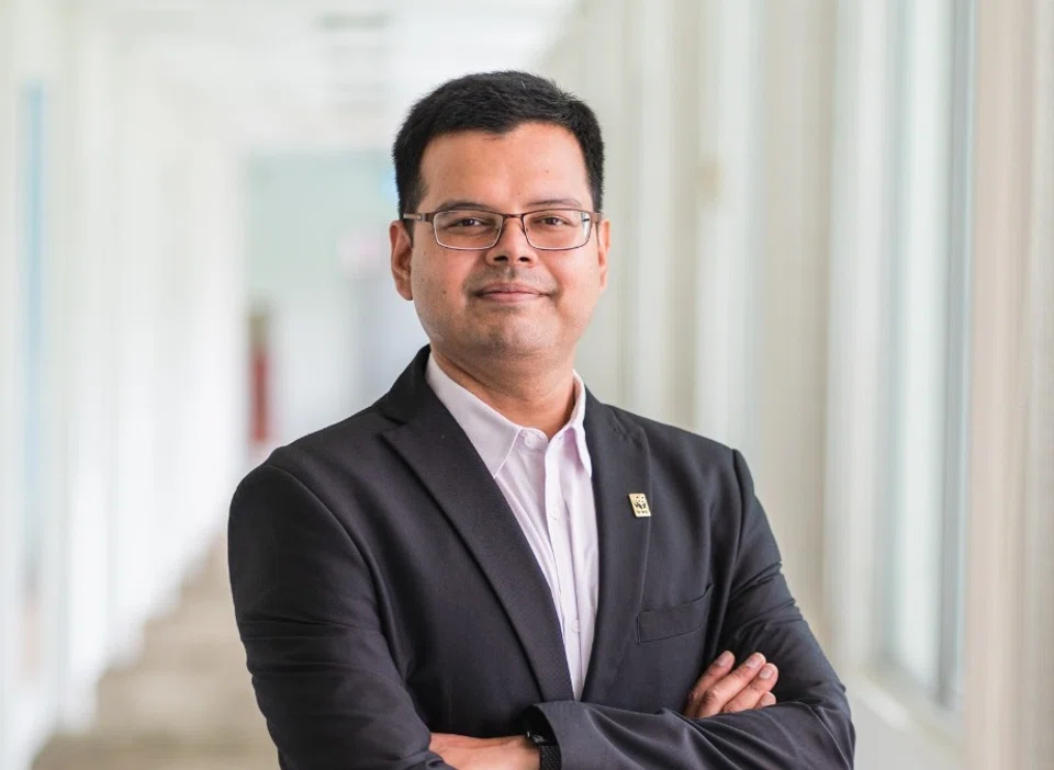 Prior to joining WWF-Singapore, Vivek Kumar has served as an assistant director-general at the National Trades Union Congress. 