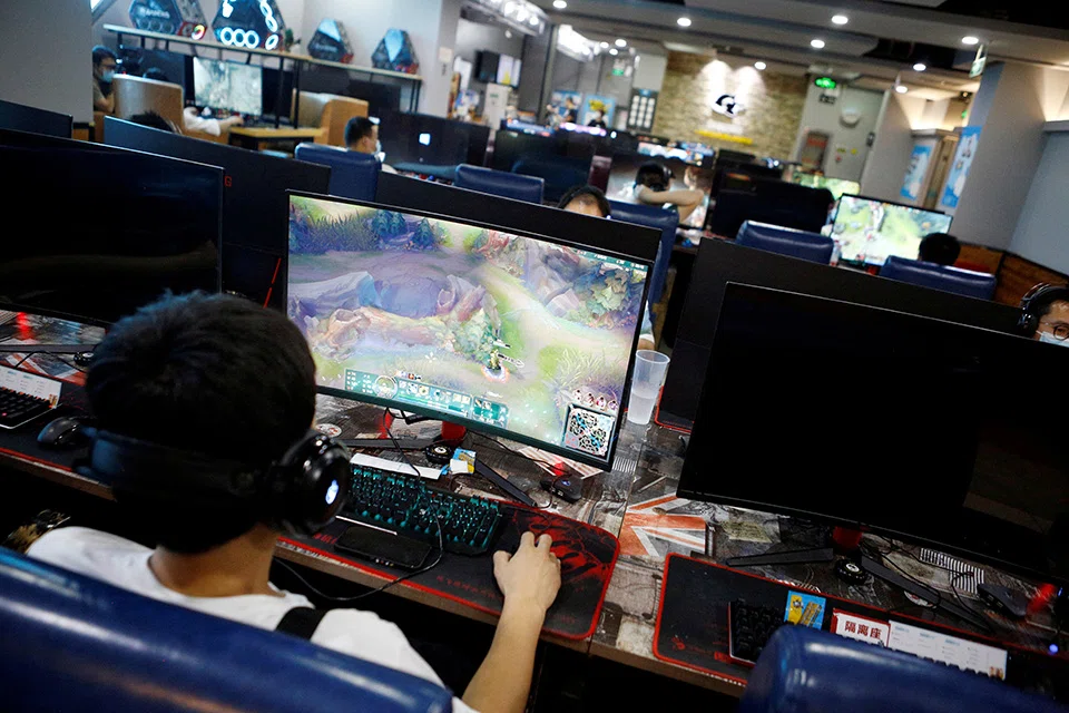 China’s gaming regulator on Tuesday granted publishing licences to 60 games, in a move likely to bring relief to a sector bruised by a regulatory crackdown and a lengthy suspension of gaming approvals.
