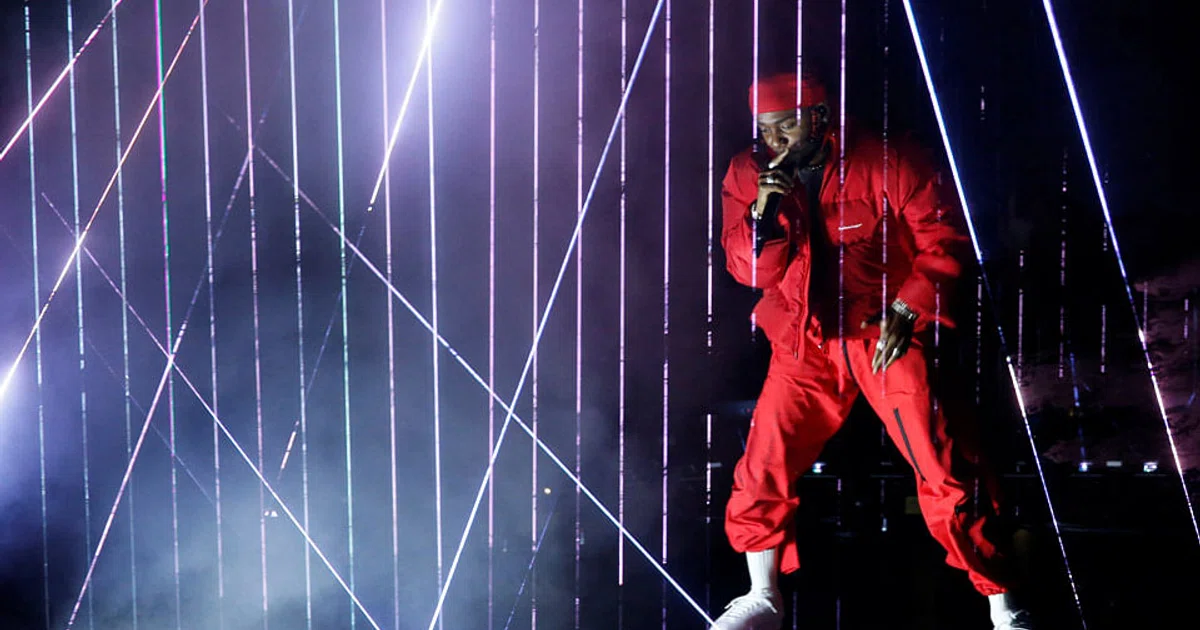 Rapper Lamar bags 6 awards in politically charged MTV awards - The ...
