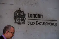 London’s benchmark FTSE 100 index gained 0.6 per cent to 6,920.30 points compared with Thursday’s close, as official data showed the UK economy expanding rather than shrinking in the second quarter.