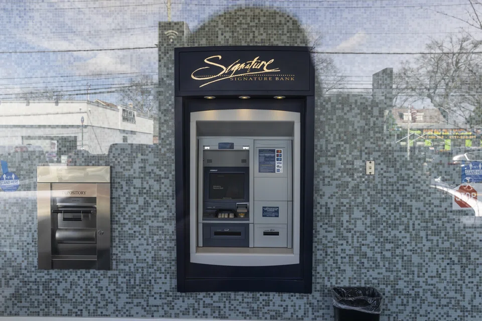 The marketing of the debt is the latest phase of the FDIC’s offloading of roughly US$60 billion of Signature Bank loans.