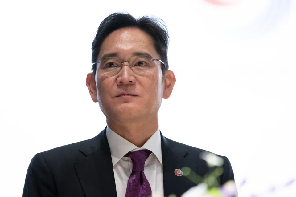 Samsung Electronics executive chairman J Y Lee  wrapped up his 22-day visit to the US on Friday.