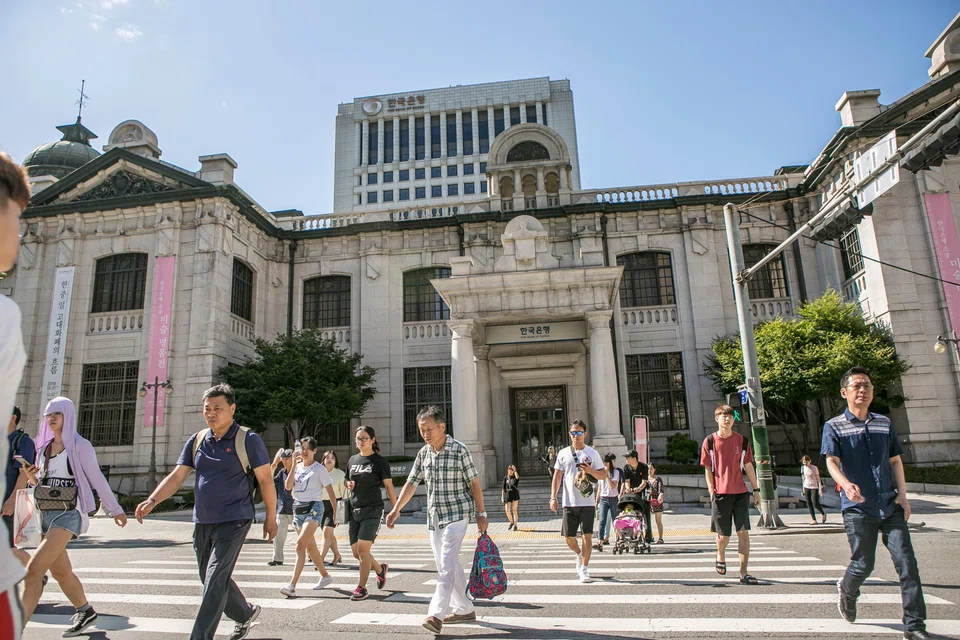 The softening comes as worries about the global banking sector and local economic prospects have prompted investors to increase their bets that the South Korean central bank’s tightening cycle is over. 