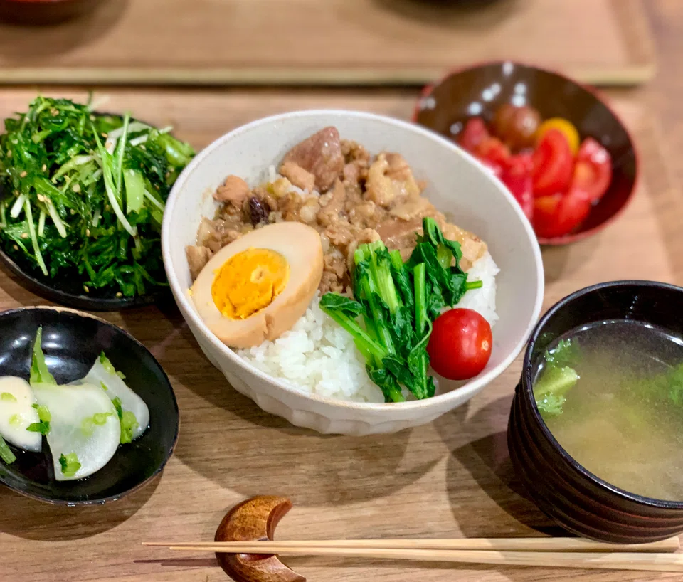 Vegetable store Okatte serves homecooked meals too