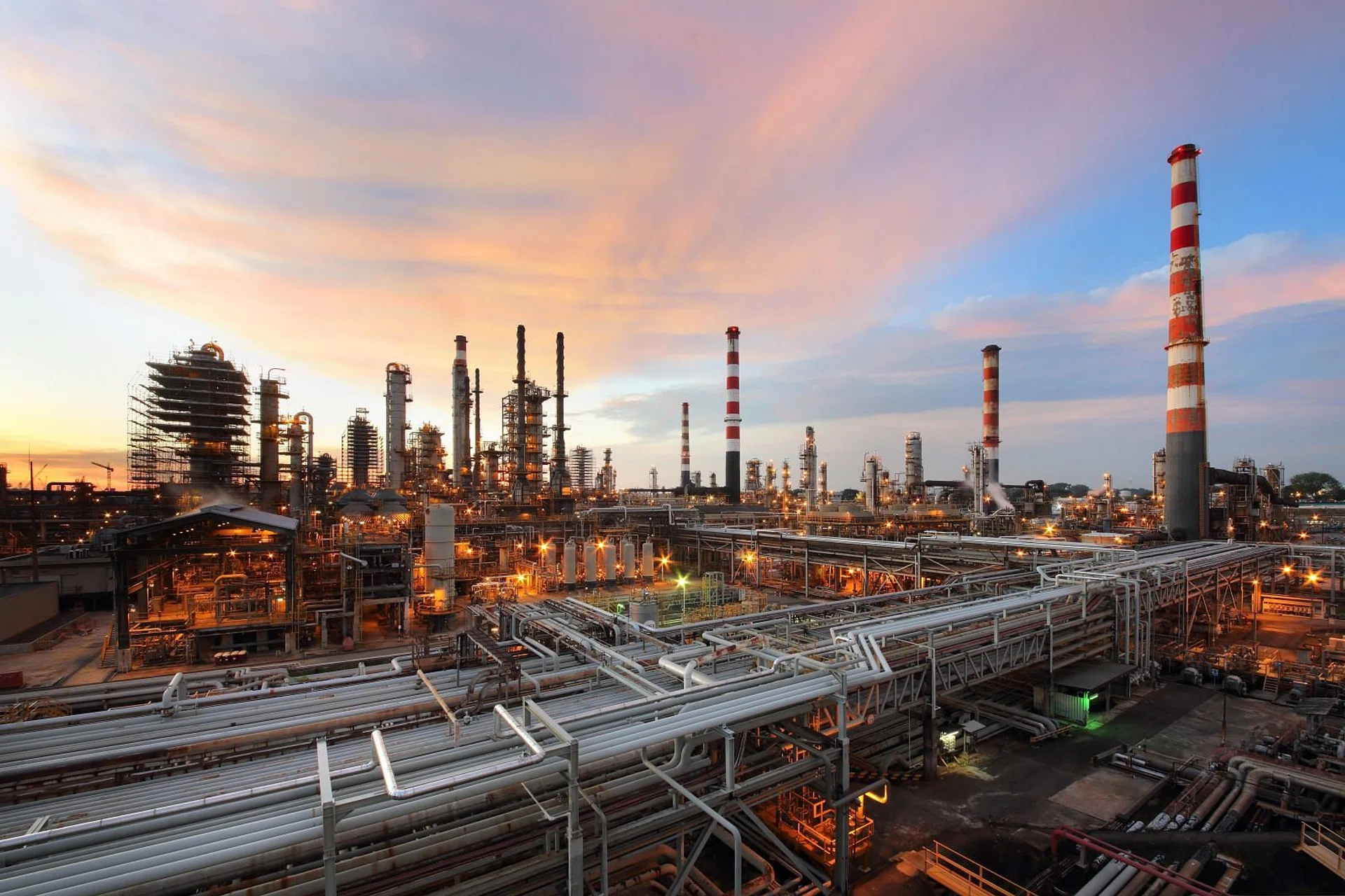 ExxonMobil expands Singapore refinery to upgrade base-oil production ...