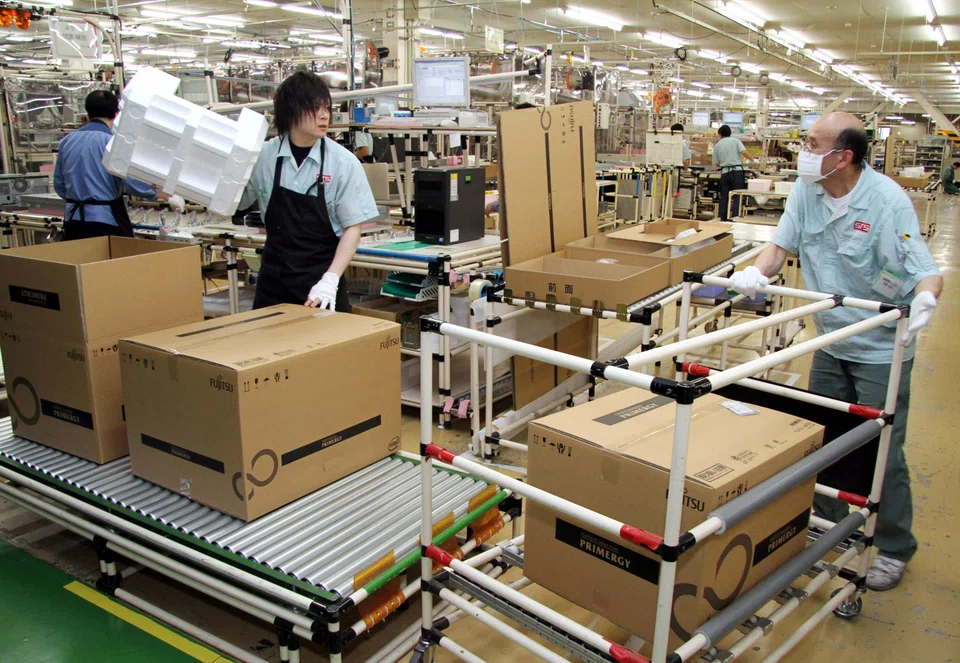 Japan's core machinery orders rose 5.5 per cent in April from the previous month, government data showed on Thursday.