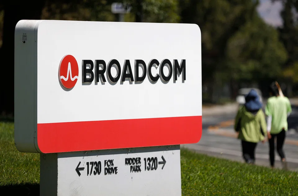 BROADCOM announced on Thursday (May 26)  a US$61-billion deal to purchase cloud computing firm VMware in a giant tech transaction that expands the chipmaker's software offerings.