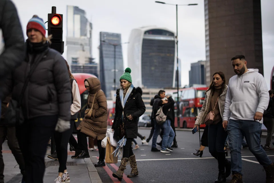 The Institute of Directors’ confidence index - which maps the gap between business leaders who are optimistic about the economy and those who are pessimistic - fell to -28 in December from -21 in November, having gradually risen since June.