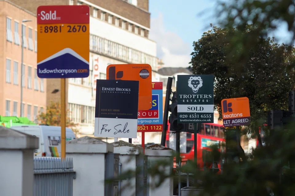 The stubborn rise in mortgage costs, which is sharply slowing demand in the property market, is one of the headaches Rishi Sunak will inherit upon replacing Liz Truss as UK prime minister.