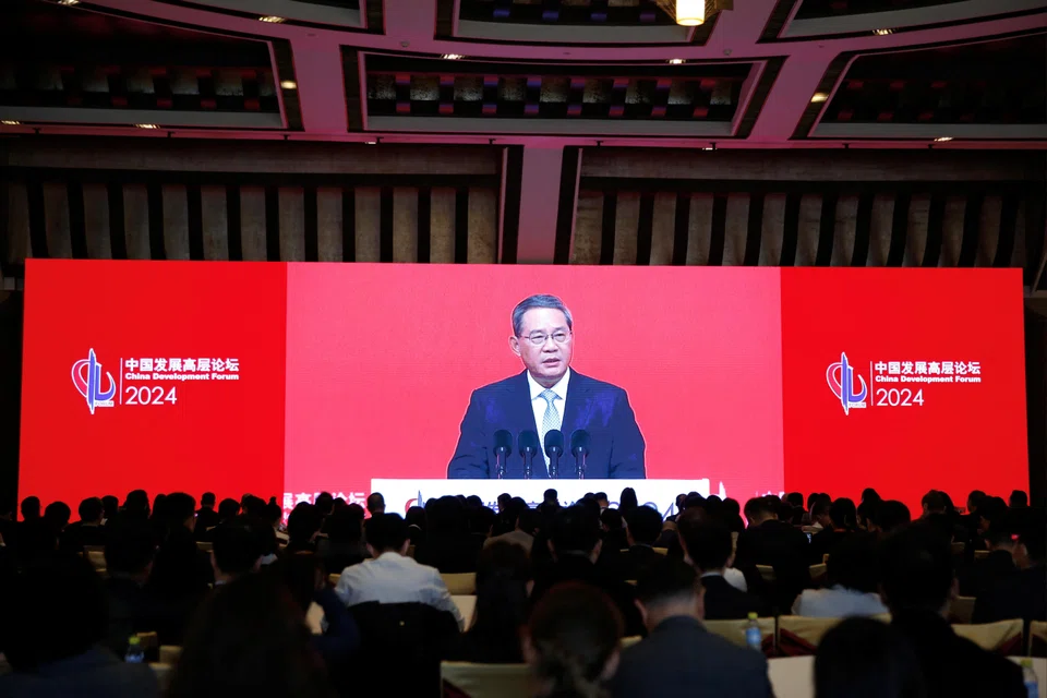 China is pushing to develop emerging industries such as biological manufacturing and will step up development of artificial intelligence and the data economy, Premier Li Qiang says at the China Development Forum in Beijing.