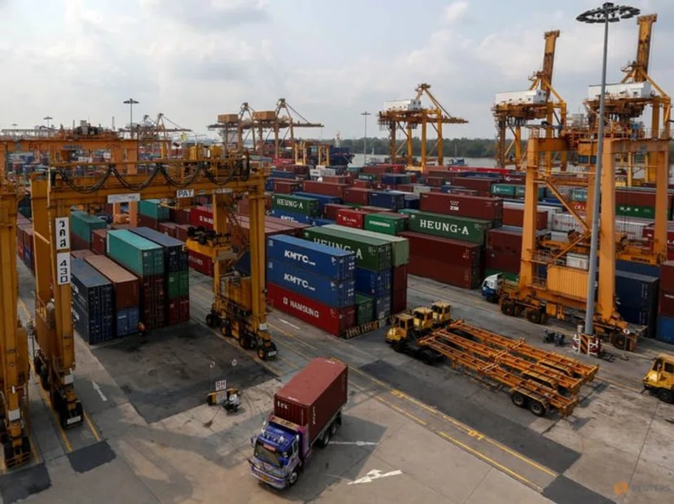 Thailand's imports in February rose 1.1 per cent from a year earlier, resulting in a trade deficit of US$1.11 billion for the month. 