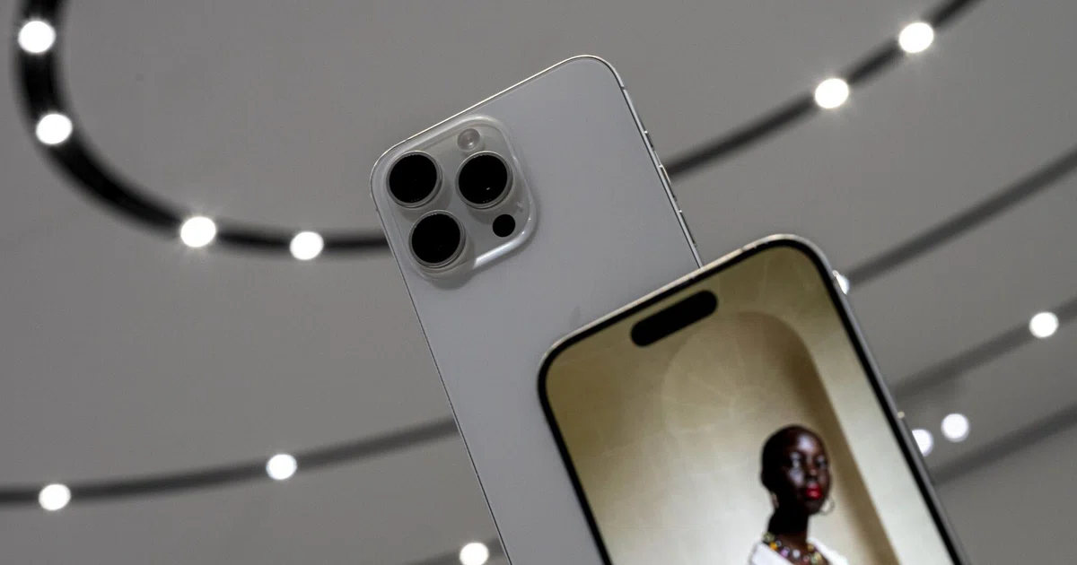 Apple iPhone 15 Pro Max deliveries slip to November in sign of demand ...