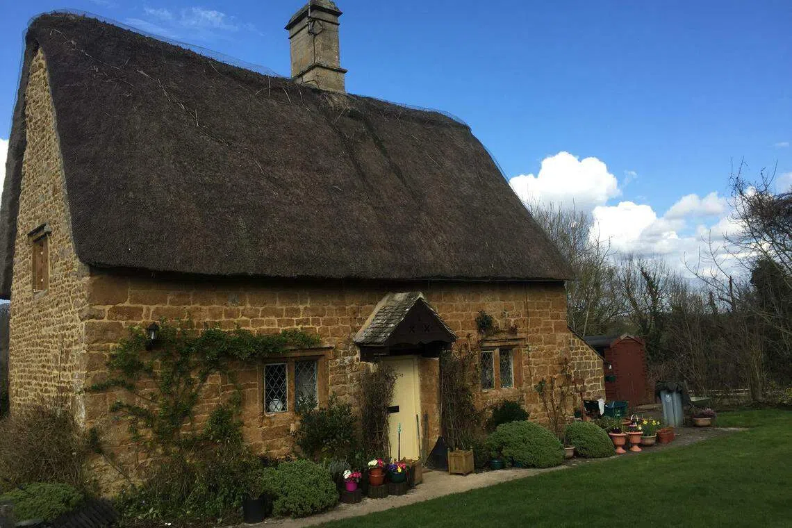 Prices of prime country properties–those in the top 5 per cent of the market–are forecast to end the year down 7 per cent, according to broker Knight Frank.