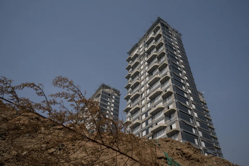  The liquidity crunch among Chinese developers over the past two years has disproportionately hit private-sector builders, fuelling record defaults last year.