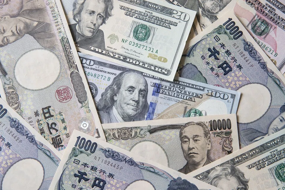 Investors from Tokyo to New York are betting on further weakness in Japan's currency, which is already wallowing at a 2-decade low against the greenback.