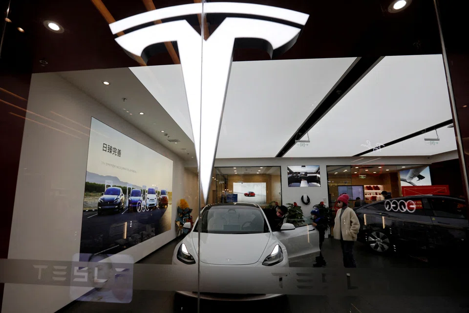 Prices of Tesla’s Model S cars were cut by US$5,000.