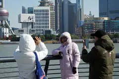 The city’s lowest temperatures on Thursday (Dec 21) will be minus 4 to minus 6 deg C in Shanghai’s suburbs, and temperatures will remain below zero all day throughout the city.