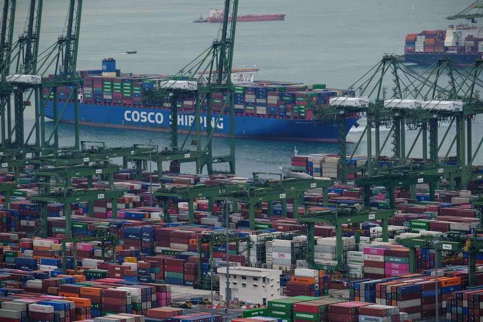 Singapore is upgrading its forecast of its key exports in 2022 on the account of better-than-expected first-quarter performance and higher oil prices expected to support oil trade, Enterprise Singapore said in its quarterly trade review on Wednesday (May 25).