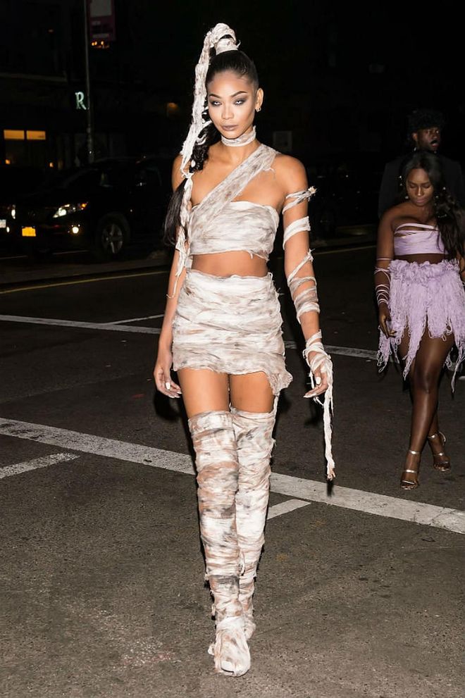 The model as The Walking Dead at Heidi Klum's Halloween party. 