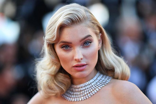 Elsa Hosk looked like an ice princess on the Cannes red carpet, wearing her signature sparkly inner-corner eye highlight and rosy pink lipstick.
Photo: Getty