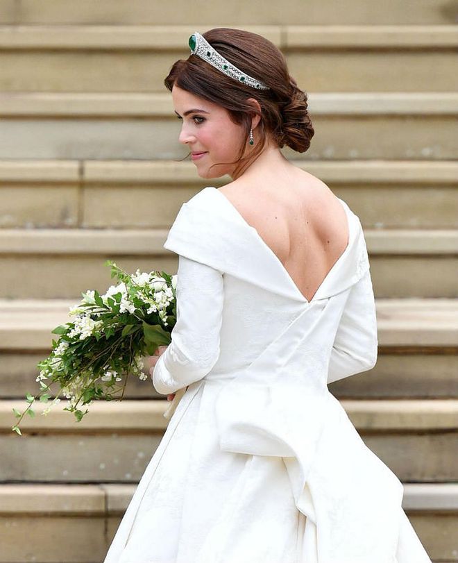 princess-eugenie-arrives-at-st-georges-chapel-ahead-of-her
