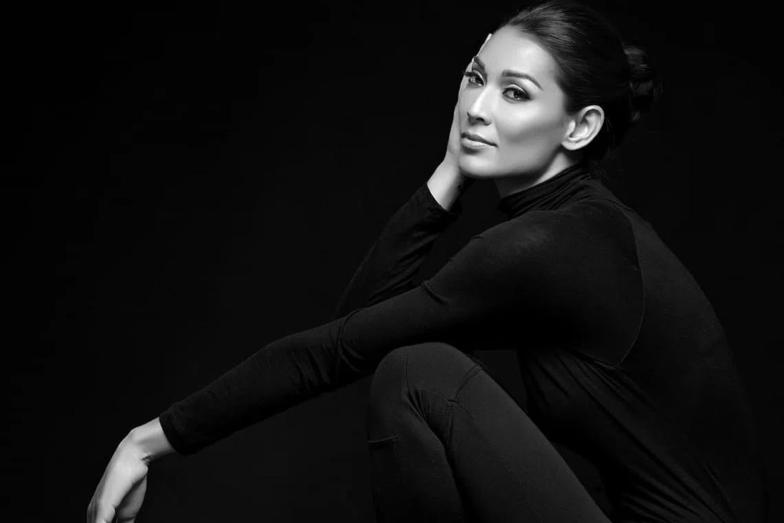 BAZAAR Speaks Back Joey Mead King Teaches Us How To Pose! Harper's