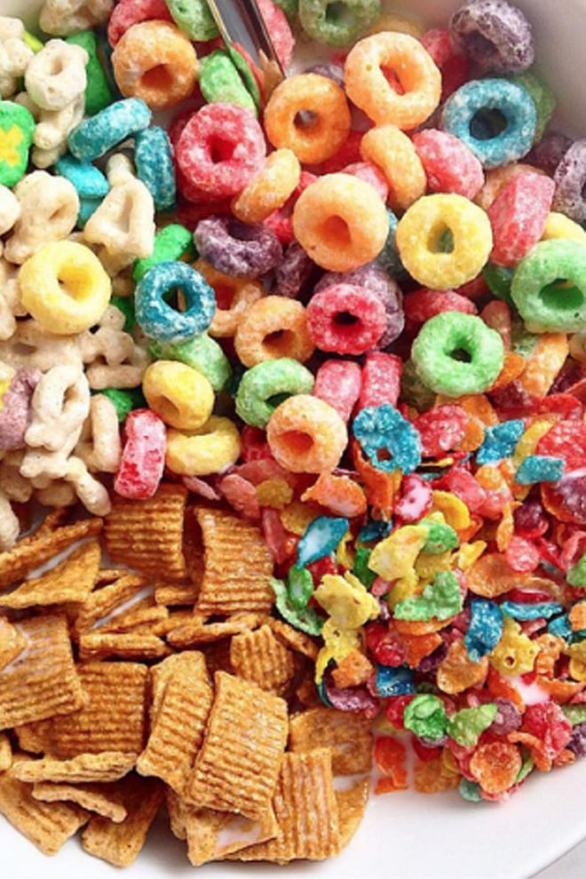 While you probably know sugary cereal isn't the most nutritious choice, sugar content isn't the only thing you should be paying attention to. If you're eating a cereal that's low in fiber and high in carbs, it won't keep you full and you'll be hungry way before lunchtime. Cue the snack attacks.