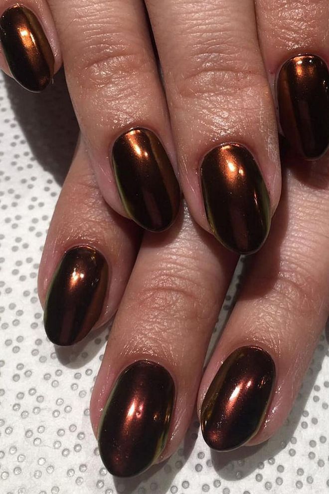 This modern, coppery-black look won't feel 'too much' when you wake up on January 1st.
@vanityprojects
