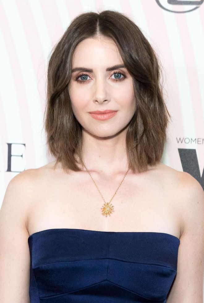 Piecey texture lends Alison Brie's lob an effortless, rocker vibe.
Photo: Getty