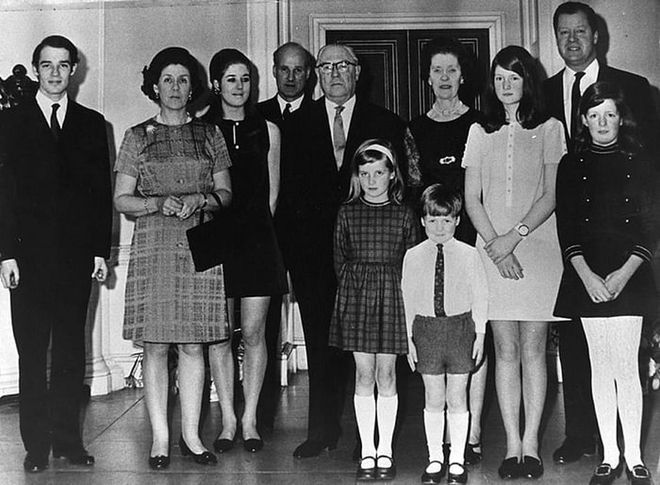 A family photo taken at the 50th wedding anniversary of Diana's grandparents, the Earl and Countess Spencer. From left to right: Richard Wake-Walker, Lady Anne Wake-Walker, Elizabeth Wake-Walker, Christopher Wake-Walker, Earl Spencer, Countess Spencer, Lady Sarah Spencer, Viscount Althrop, Lady Jane Spencer. Diana Spencer and Charles Spencer stand in the front.

Photo: Getty