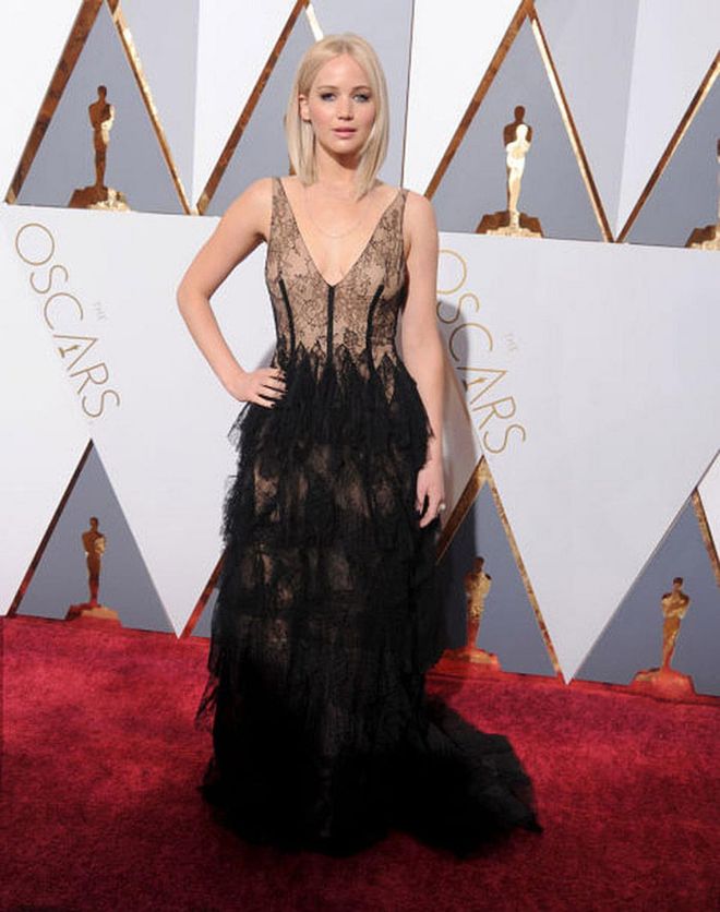 The four-time Oscar nominated actress channeled a vintage '90s feel, looking effortlessly elegant in this sheer, V-neck feathered-lace Dior gown, accessorized with simple diamond chains.
