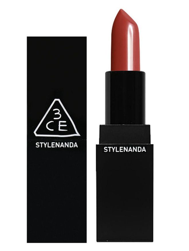 A matte lip color with high pigmentation that is long-lasting and moisturising, this lip colour comes in a wide range of colours and stays put all day. The creamy formula is enriched with mango seed butter and shea butter, and glides onto lips well while ingredients like diamond, amethyst and tourmaline powder help bring out the vivid colour.
Photo: Courtesy