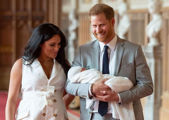 No title needed! Archie Harrison Mountbatten-Windsor’s May 6 arrival at London’s Portland Hospital could have gone unnoticed if it wasn’t for Prince Harry’s personal announcement near their Windsor home that day. Much to the annoyance of the tabloids, the Sussexes chose to skip the traditional hospital steps unveiling in favor of something new: a candid photo of their son alongside his proud grandparents, the queen, Prince Philip, and Doria Ragland. Over the months ahead, Harry and Meghan shared a number of new moments with Archie on Instagram, including adorable footage from his September meeting with Archbishop Desmond Tutu in Cape Town.

Photo: Dominic Lipinski