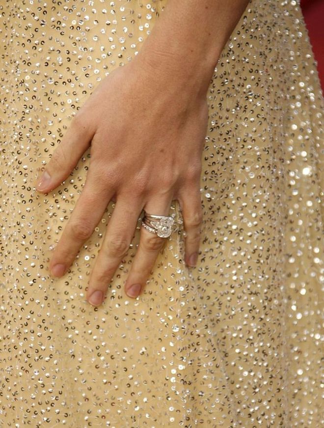 On Jennifer Garner's 33rd birthday, Ben Affleck proposed with a 4.5-carat, $500,000 (£386,130) ring from Harry Winston.