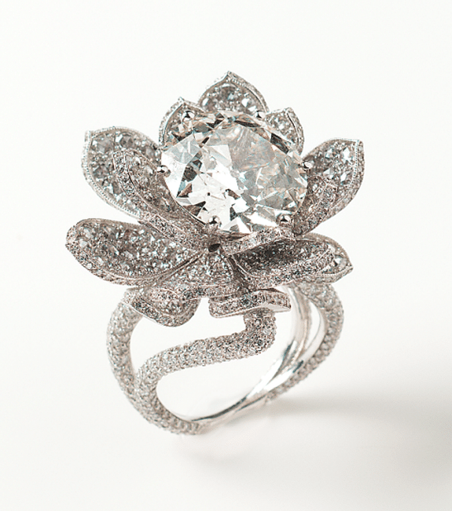 It is no surprise that the GIA is one of the best places to find exhibition-worthy jewels. This diamond flower ring designed by Munnu the Gem Palace will be included in the Dream of Diamonds exhibition in May 2015.
