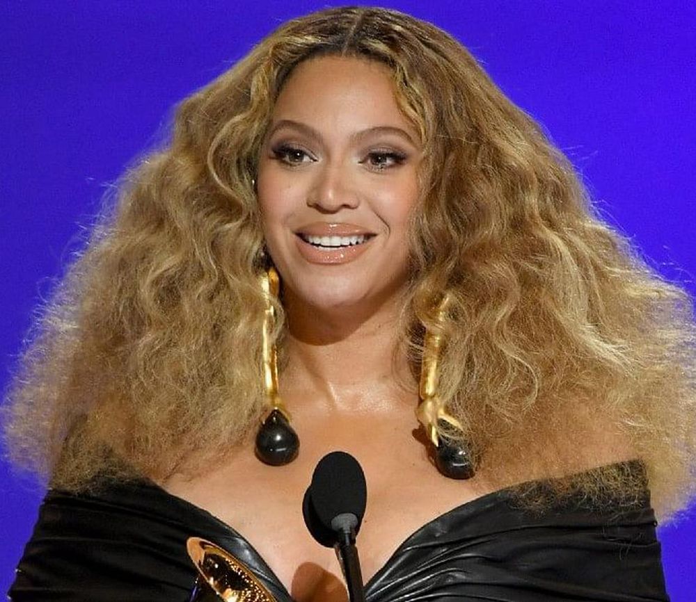 Beyonce in Schiaparelli at the Grammys 2021