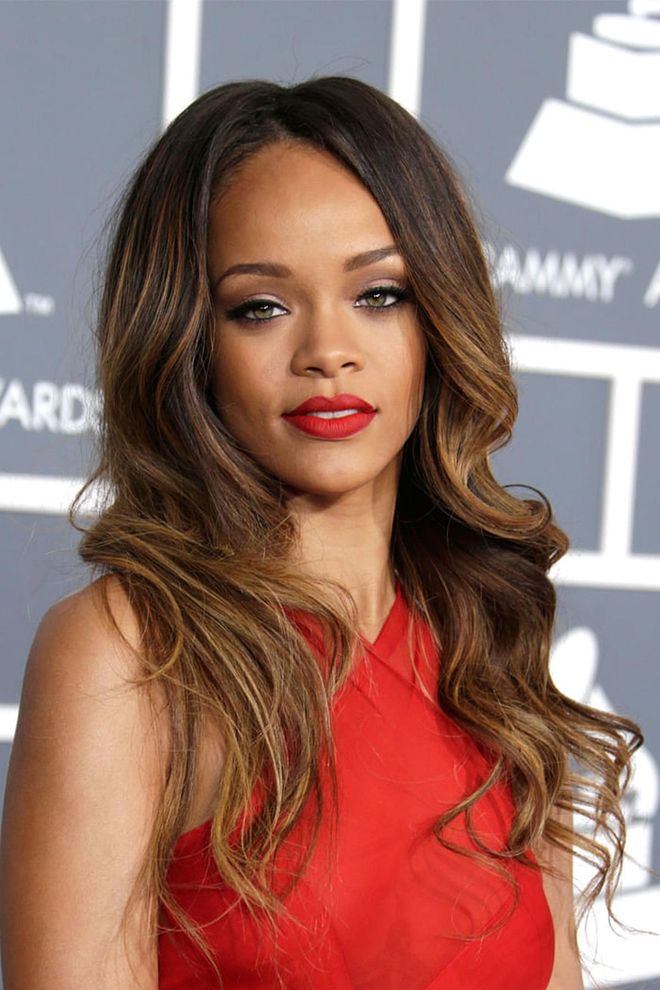 In which Rihanna slays with all-over copper balayage, from root to tip, that looks natural and not too heavy.