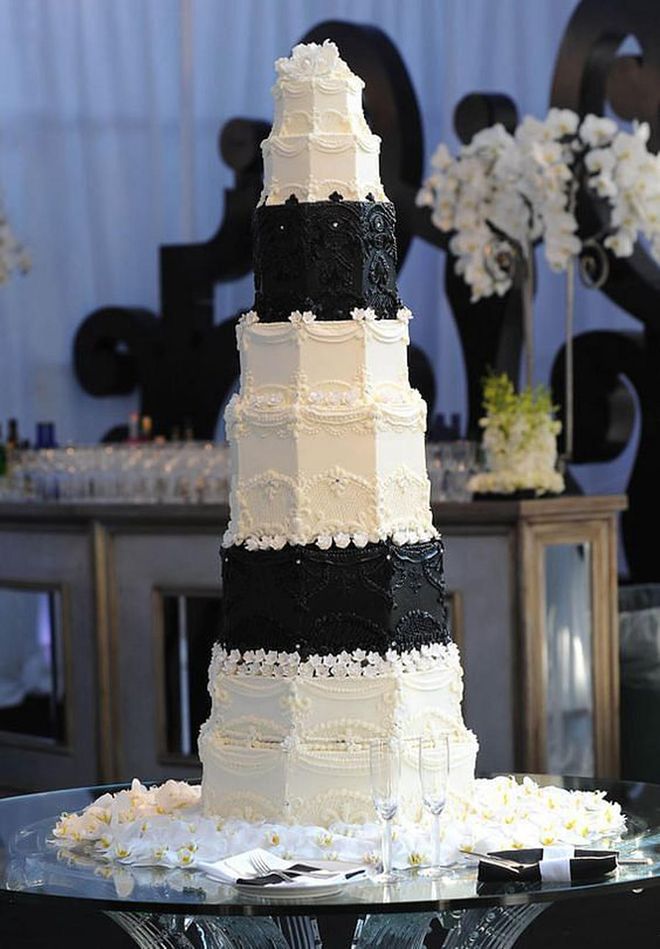 Like her sister, Khloe, Kim opted for a classic, tuxedo-inspired black and white wedding cake when she married Kris Humphries. The eight-foot tall cake weighed an insane 600 pounds, and was a chocolate-chip marble cake decorated with buttercream frosting. Photo: Pinterest