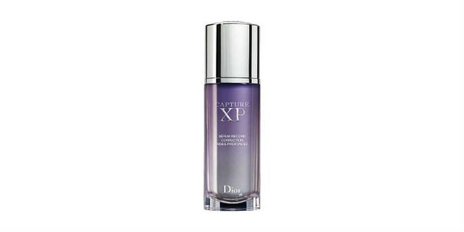 To reverse the appearance of fine lines, Dior’s Capture XP Correction Serum is here to the rescue. The potent concoction is packed with the key ingredient Hyalu Stem™ Complex which stimulates hyaluronic acid synthesis underneath the wrinkles, filling it up smoothing the appearance with every use. Photo: Dior Beauty