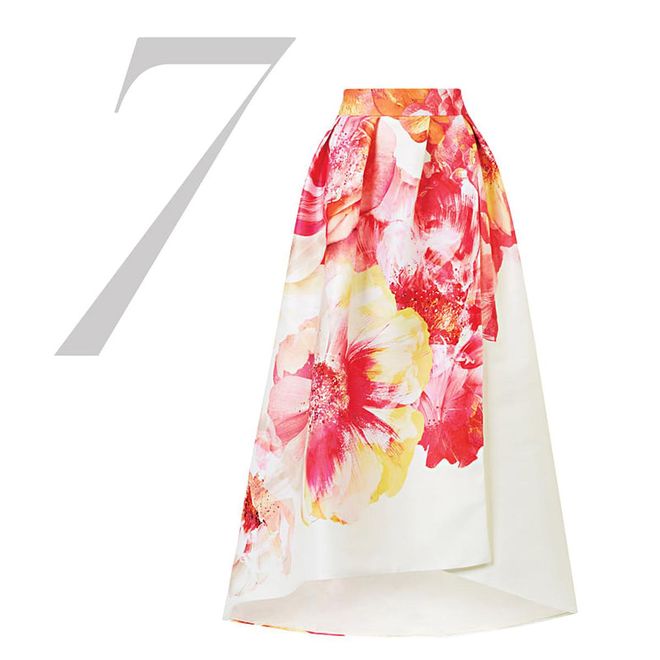 This skirt lets you carry a piece of spring with you wherever you go! An oversized floral print elevates this full skirt into a piece that will sit well in any modern wardrobe. Wear this with an off-shoulder blouse, or a crisp shirt for a more classic take. 