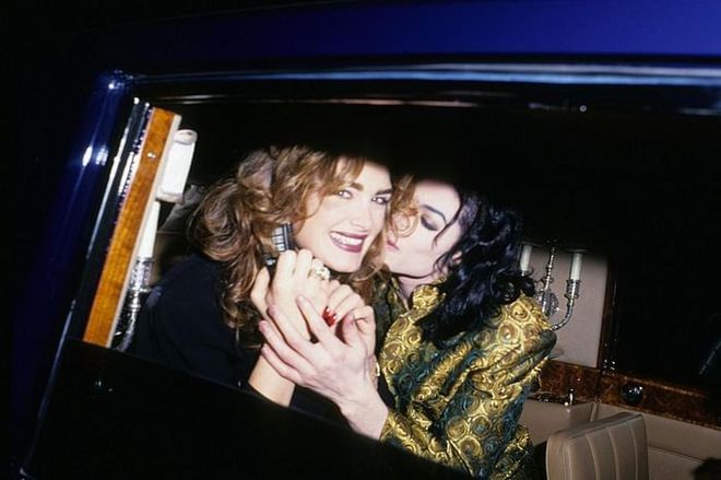 The supermodel and superstar attend the 35th Annual Grammy Awards together, 1993. Photo: Getty 