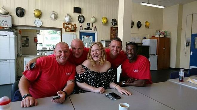 Adele - in the most humble and discrete way - brought cakes for the firefighters at Chelsea Fire Station in London. Ben Kling, the station manager, said, "We opened the door to her and she took her sunglasses off and said, 'Hi, I'm Adele.'" She simply wanted to have "tea and a cuddle" and to thank the firefighters for their bravery during the Grenfell Tower disaster. So freaking sweet. 