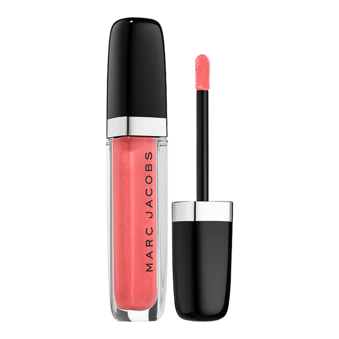 What could be more fun than a high-shine lip gloss in a coral shade? Neither warm nor cool, it flatters almost every skin tone and leaves your lips looking utterly juicy and kissable!